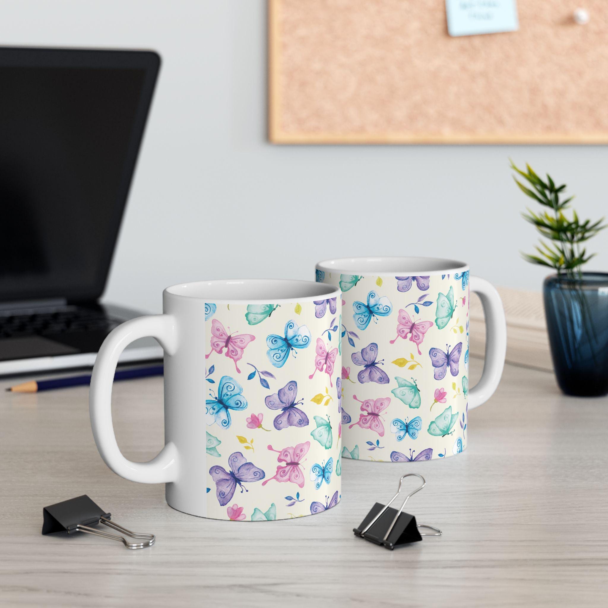 Taza de Mariposa Colorida Whimsical - Regalo de Transformación para Mujer, Mug de Cerámica Estética de Naturaleza