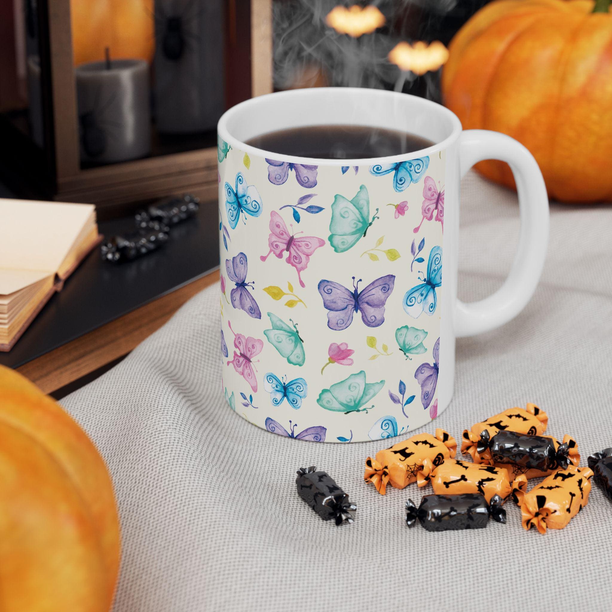 Taza de Mariposa Colorida Whimsical - Regalo de Transformación para Mujer, Mug de Cerámica Estética de Naturaleza