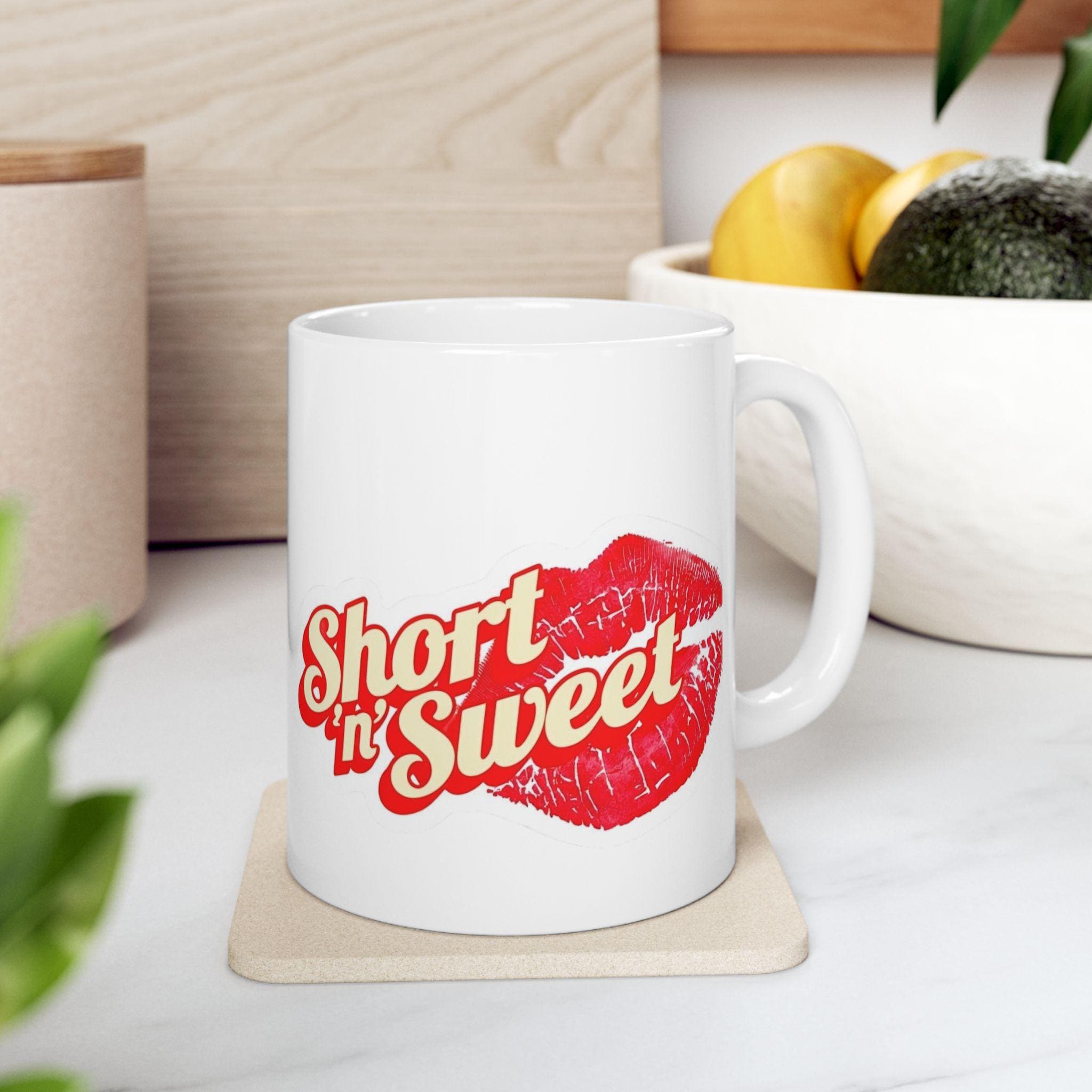 Taza de Cerámica Sweet Kiss - Regalo Lindo de Labios para Ella, Cute Coffee Cup Aesthetic, Mug de Besos para San Valentín y Aniversario